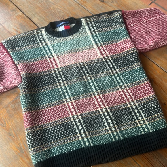 Vintage Tommy Hilfiger made in Hong Kong Chunky Plaid heavy sweater - Picture 3 of 7